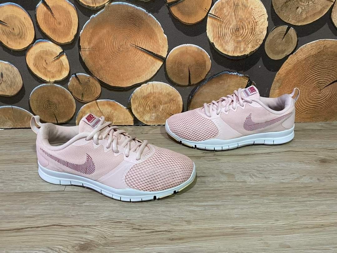 flex essential tr trainer sneaker