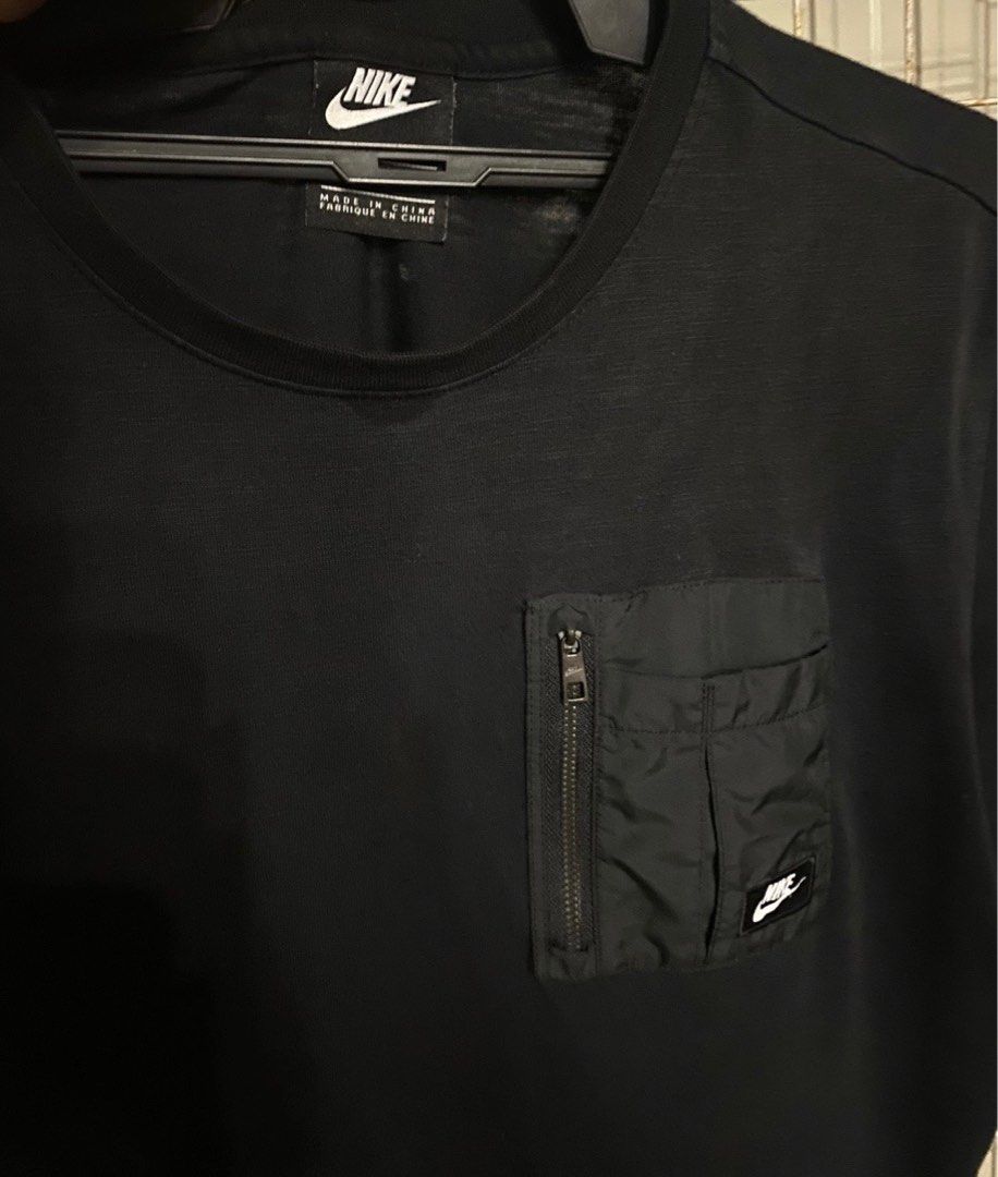 nike t shirt with zip pocket