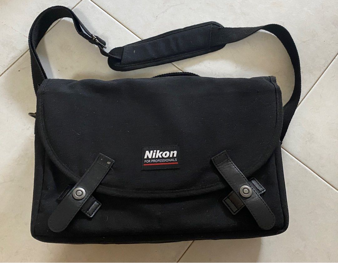 Nikon sling bag 2025