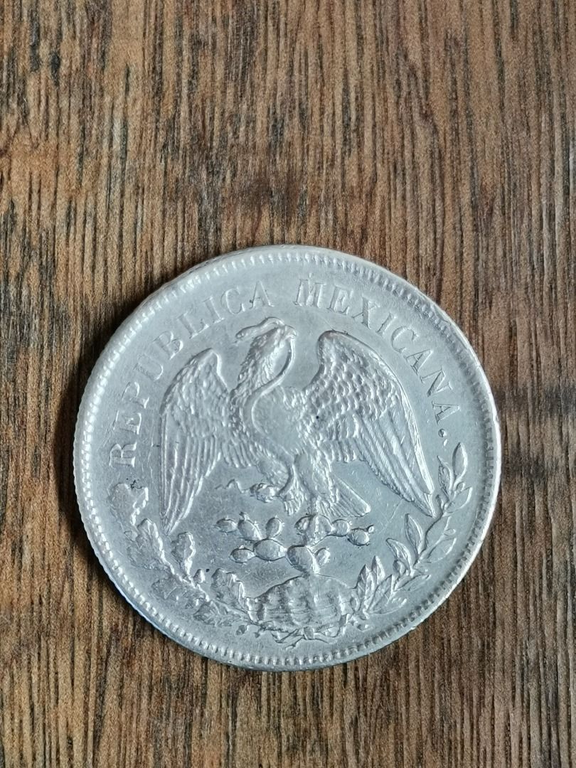 Old coins (Category: Currency) located in Carcar. Submitted by arahyaglasagodap4368 (Listing ID 1239744672, Image 1). Description: Old coins Mexican UN PESO COIN.
