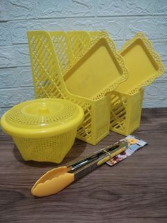 Peralatan dapur serba kuning