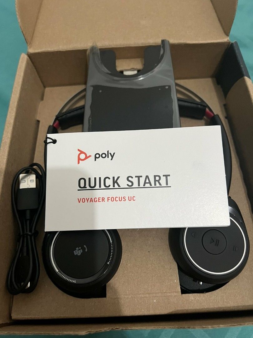 Jabra evolve 75 vs deals plantronics voyager focus uc