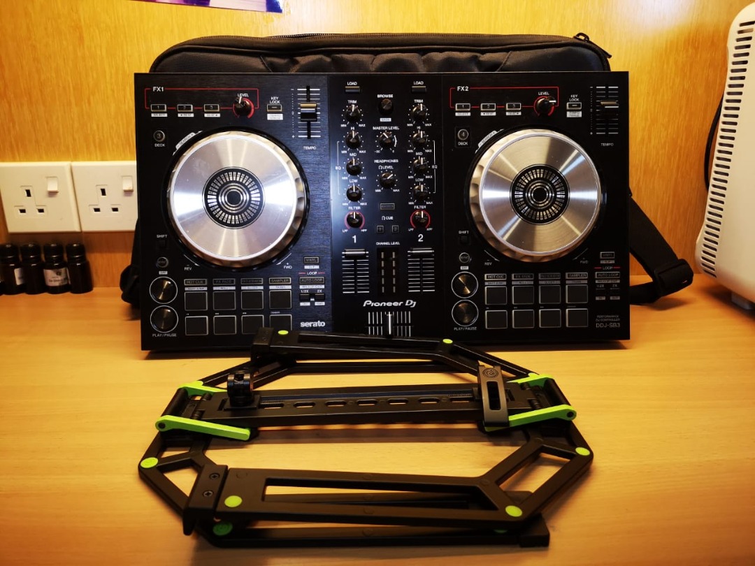 PROFESSIONAL DJ SET Pioneer DDJ SB3 Controller Set (Includes Bag