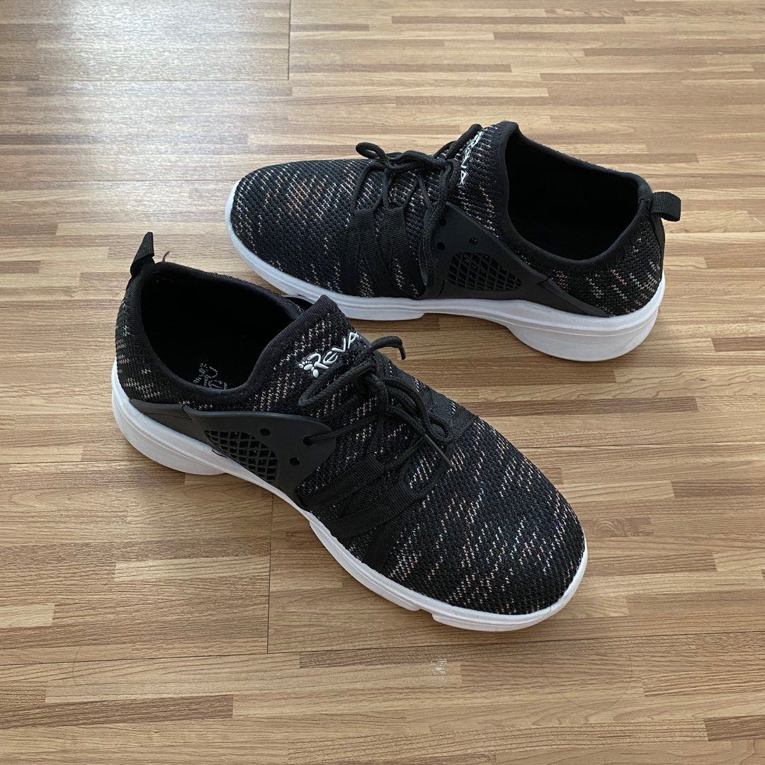 Reva rubber shoes deals