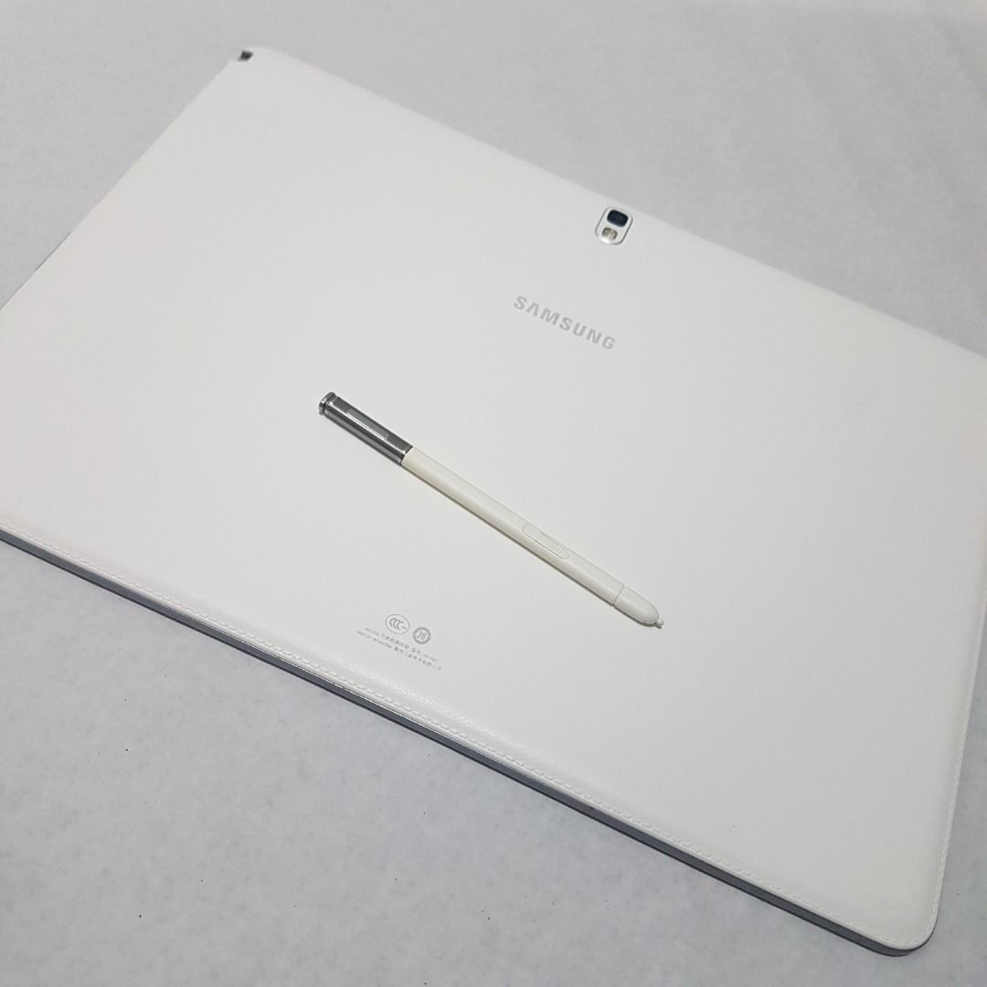 Samsung Galaxy Note PRO SM-P901 11x5.8" Android 7.1.2 White Tablet (Category: Android) located in Manila. Submitted by pippintook (Listing ID 1239868733, Image 2). Description: - 11.5x8" - Android 7.1.2 - 32 GB - Original price was around 40k php - White - Only good for light tasks like digital sketching, social media, reading etc. .