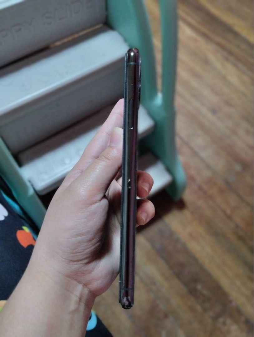 SELLING OR SWAPPING ADD CASH KA (Category: iPhone 11 Series) located in Mandaluyong City. Submitted by M1030 (Listing ID 1239848008, Image 2). Description: SELLING IPHONE 11 PRO MAX 256gb 83batt health original battery sobrang kunat pa. Pwede sa maselan. No crack or issue Updated to latest IOS Reset all you want True tone working Face id working UNIT ONLY. FREE 4 CASES Swap sa iphone 11 64gb add ka 10k..