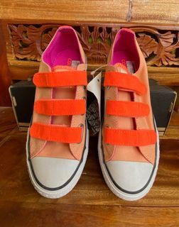 sepatu converse size 33 masih new ya