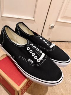 Sepatu Sneakers Vans Authentic Black White