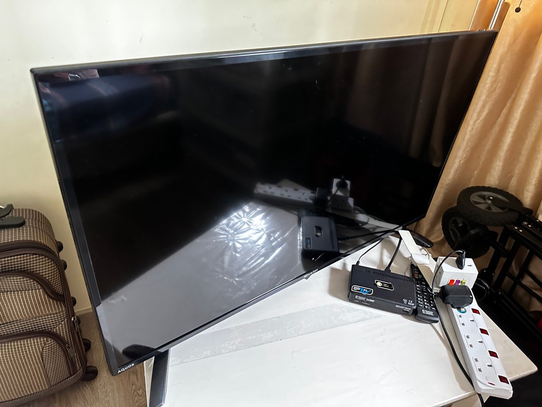 Sharp TV 40 inch come with Digital Box, TV & Home Appliances, TV