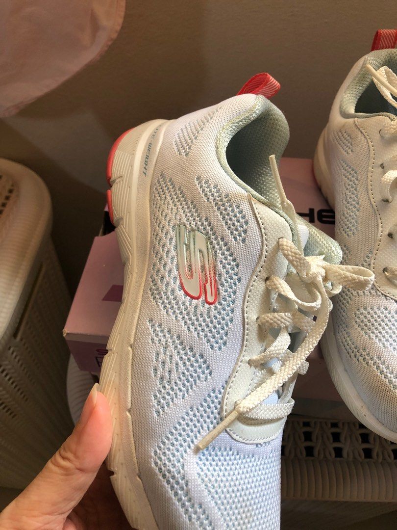 Sketchers shoes