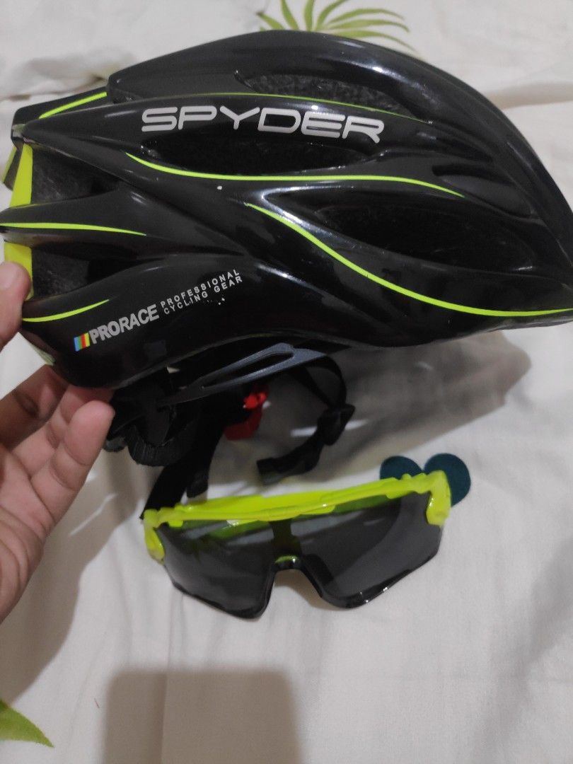 Carnac aura road on sale helmet
