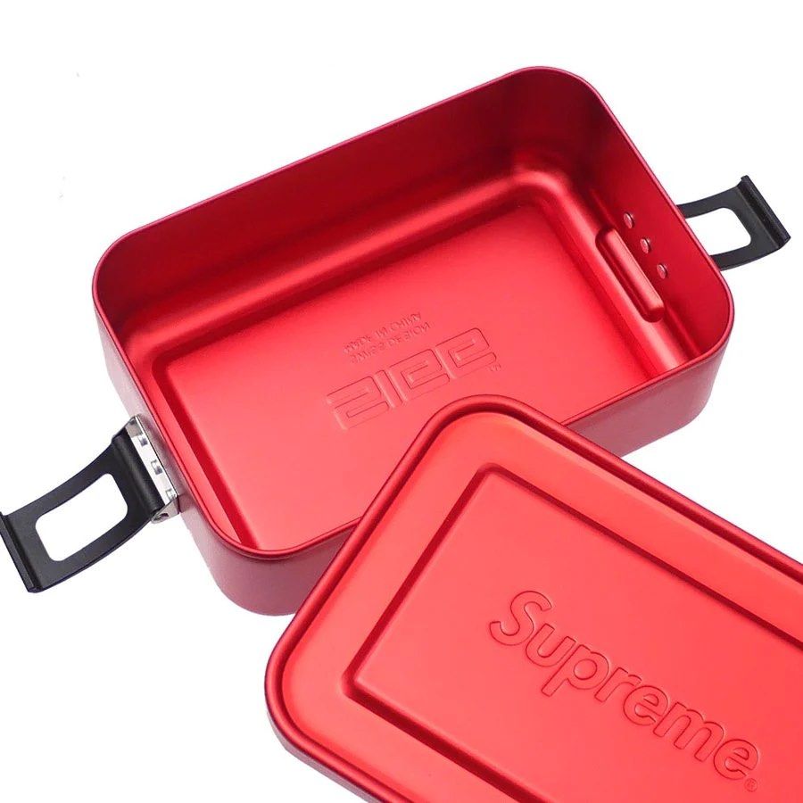 SUPREME SIGG SMALL METAL BOX PLUS RED