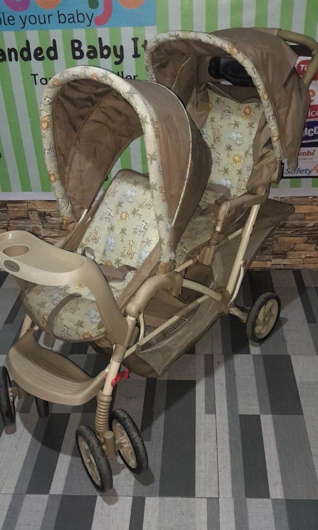 Tandem stroller (Category: Strollers) located in Caloocan City. Submitted by Unicoijo02 (Listing ID 1239889743, Image 2). Description: tandem Graco brand loc.north Caloocan.
