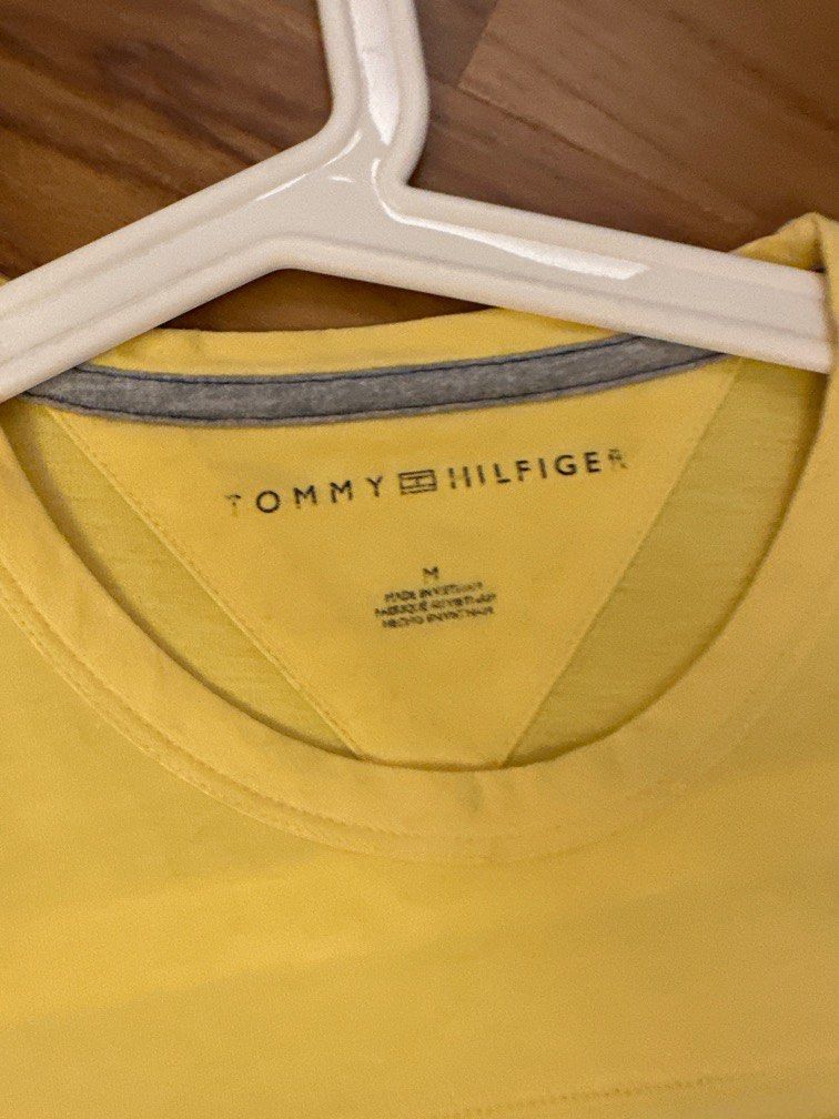yellow tommy hilfiger t shirt mens