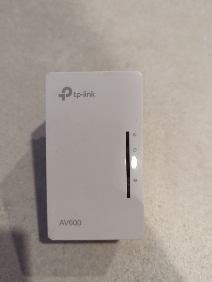 TP-Link AV600 Powerline Wifi Extender, Computers & Tech, Parts ...