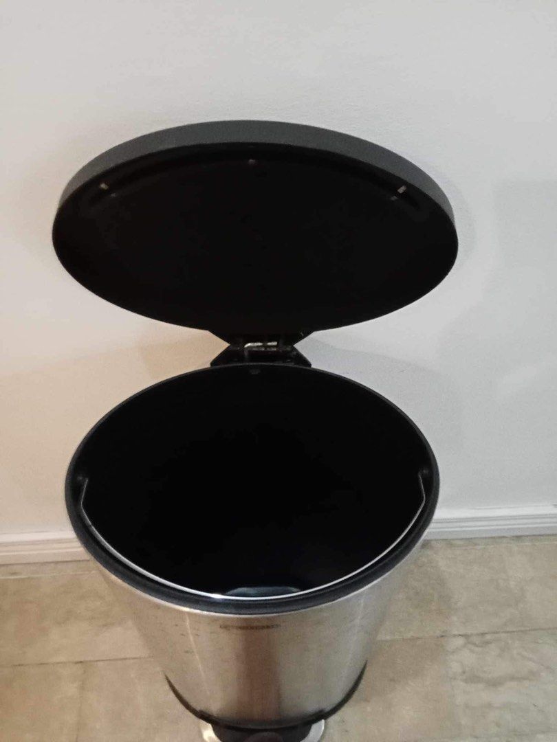 Trash Can, Furniture & Home Living, Cleaning & Homecare Supplies, Waste