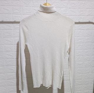 Turtle Neck broken white