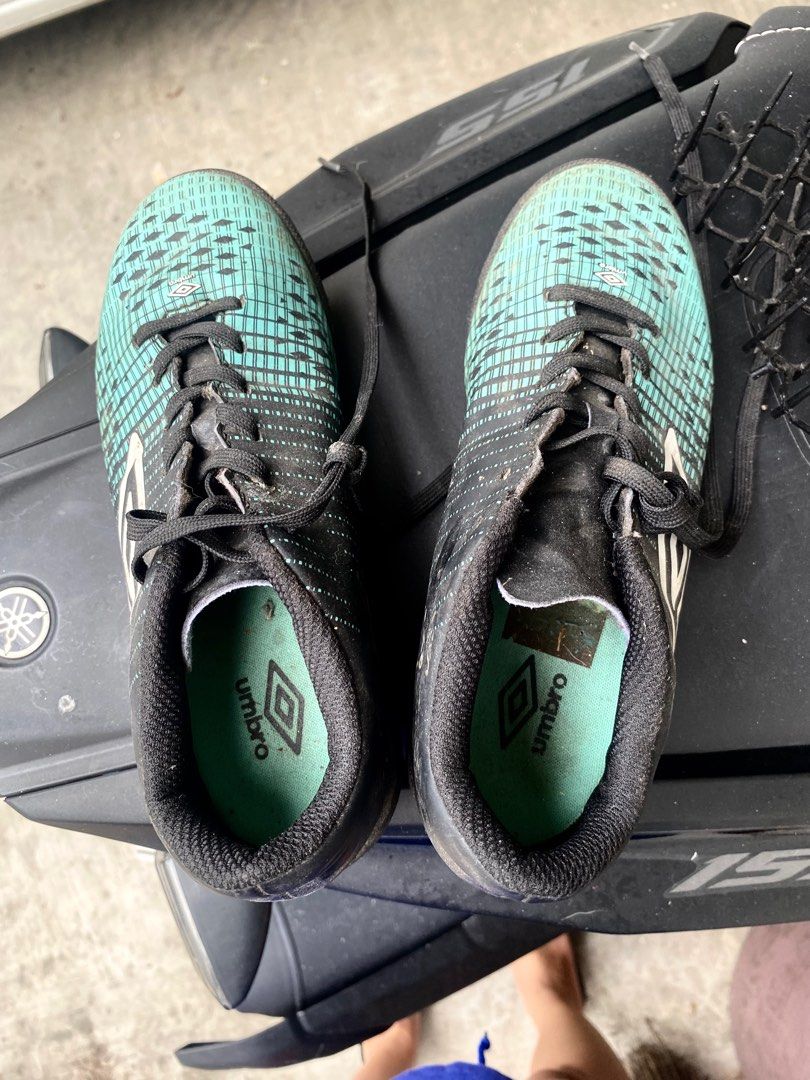 Soccer shoes for shop 7 year old