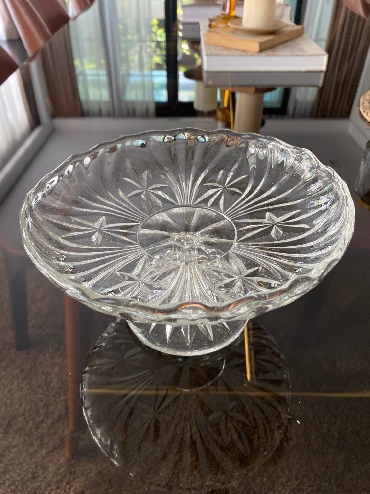 CRYSTAL GLASS SQUARE CAKE STAND