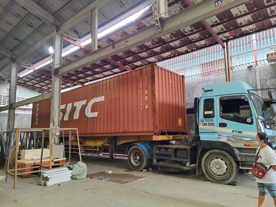 Warehouse in Plastic City Valenzuela for sale good for trucks, Property