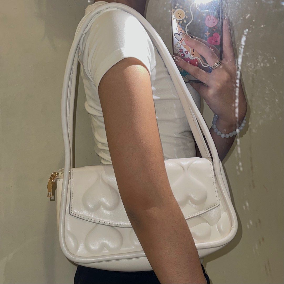White leather shoulder y2k bag w/ heart pattern, Women's Fashion ...