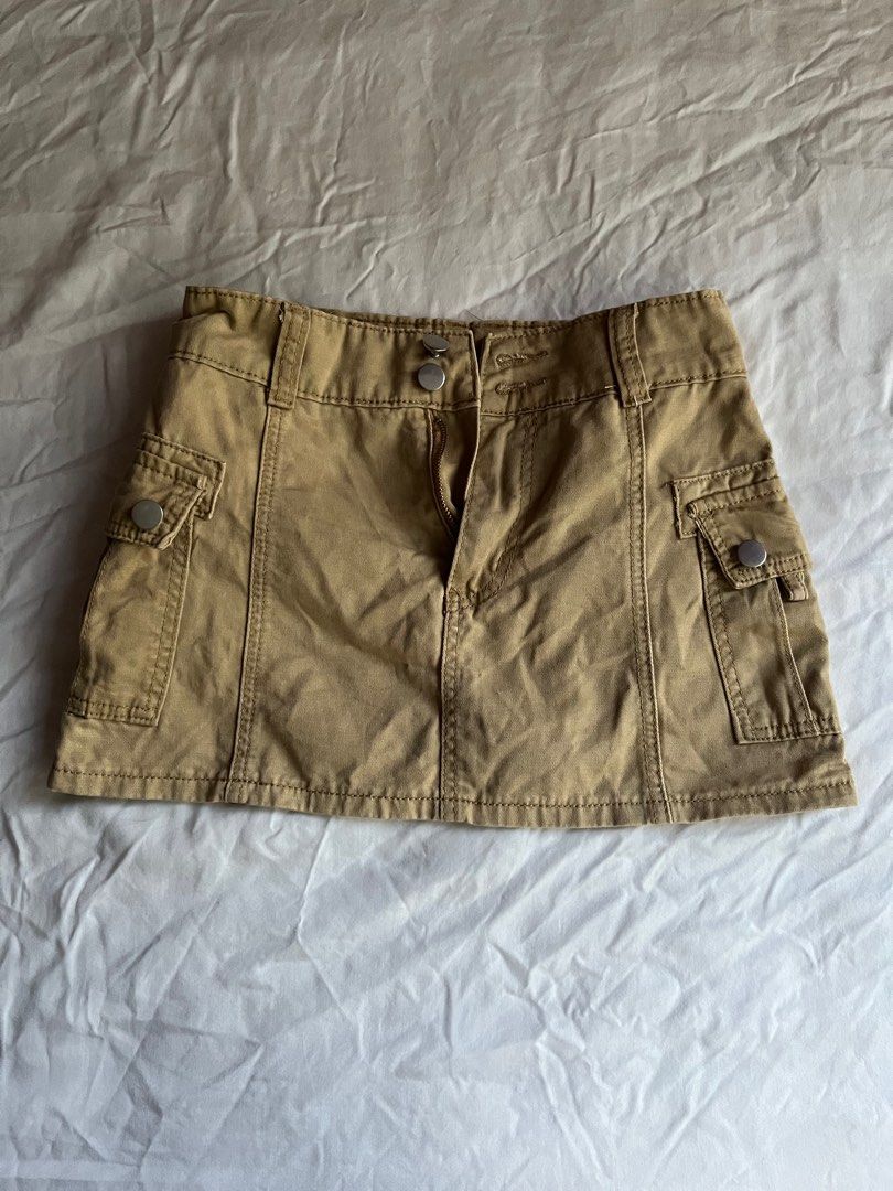 y2k khaki mini skirt, Women's Fashion, Bottoms, Skirts on Carousell