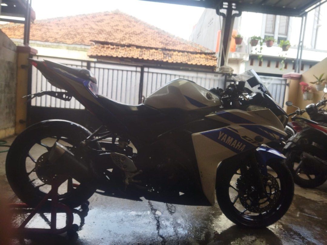 r25 250cc