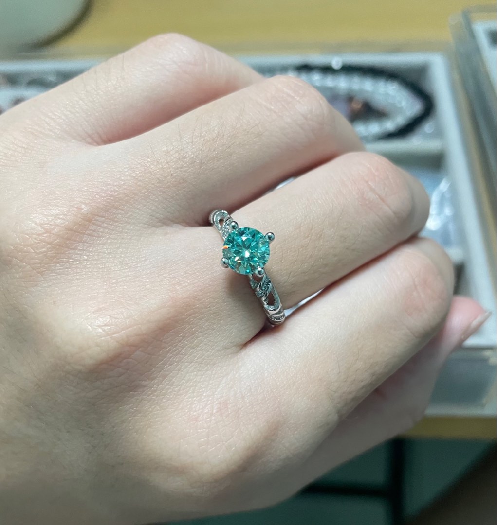 Mint moissanite online