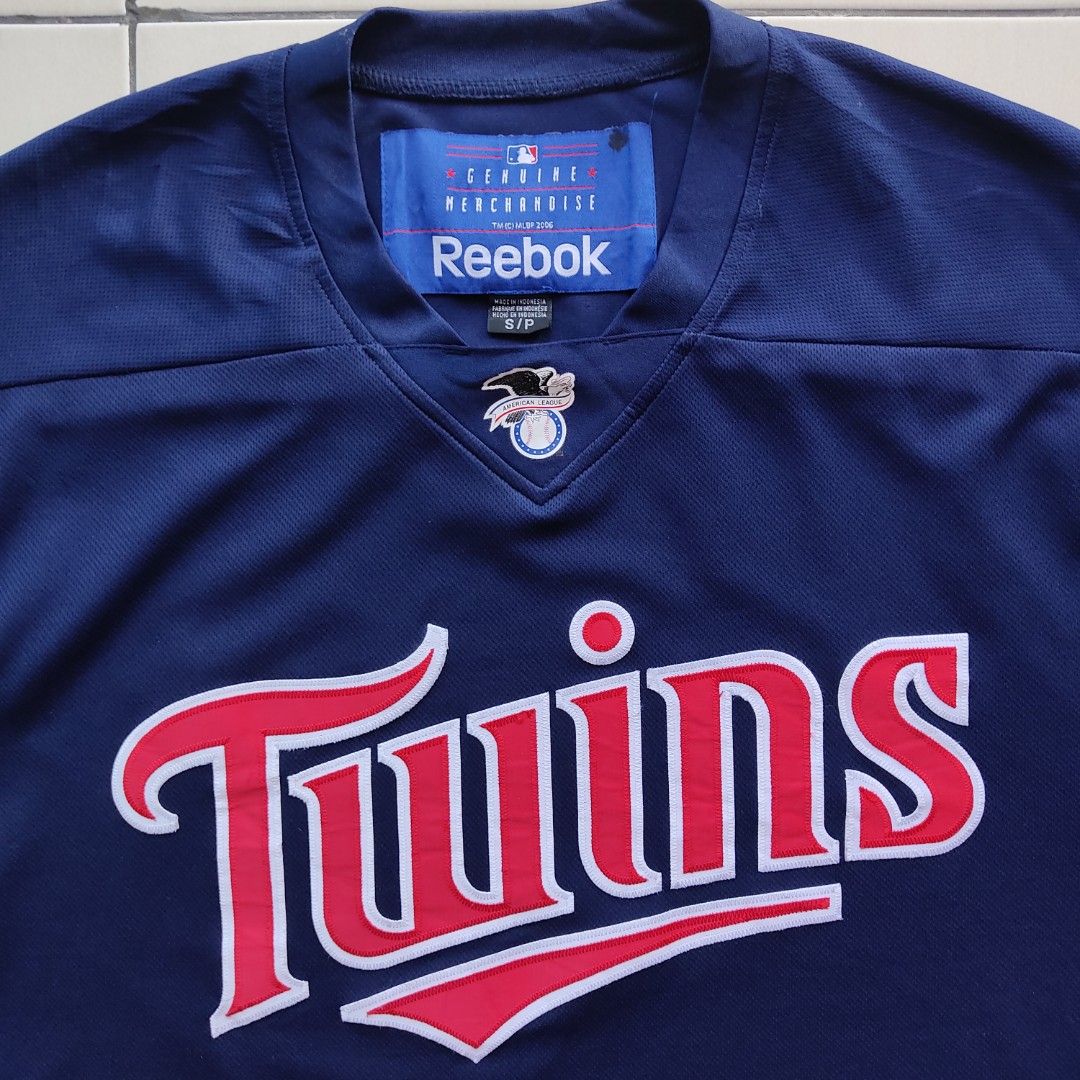 23/29-31 MLB MINNESOTA TWINS BY REEBOK OFFICIAL MERCHANDISE PREMIER HOCKEY  JERSEY SIZE S oversized, Men's Fashion, Activewear on Carousell