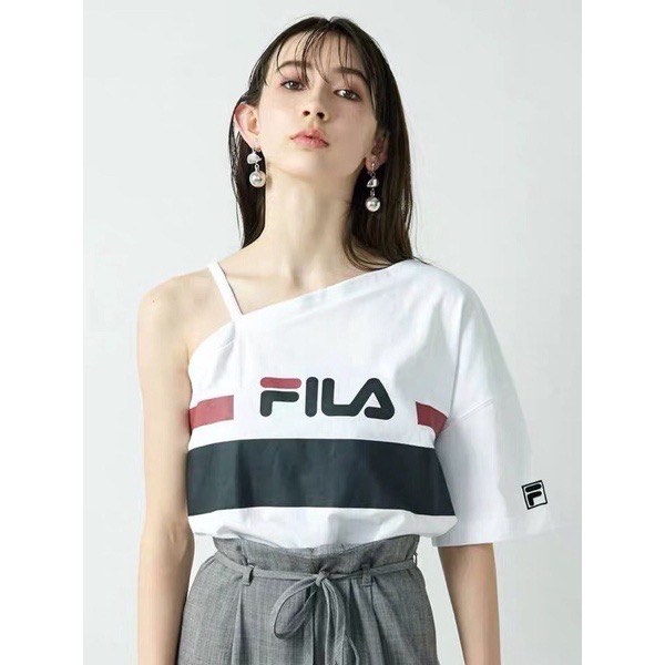全新日本Emoda x FILA 聯名ONE SHOULDER T/S 斜肩造型短T, 她的時尚