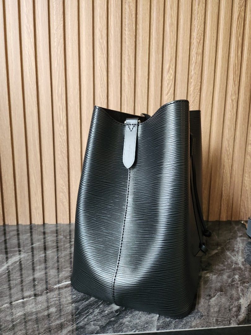 LOUIS VUITTON Neonoe Shoulder Bag M54366 Epi leather Black Noir
