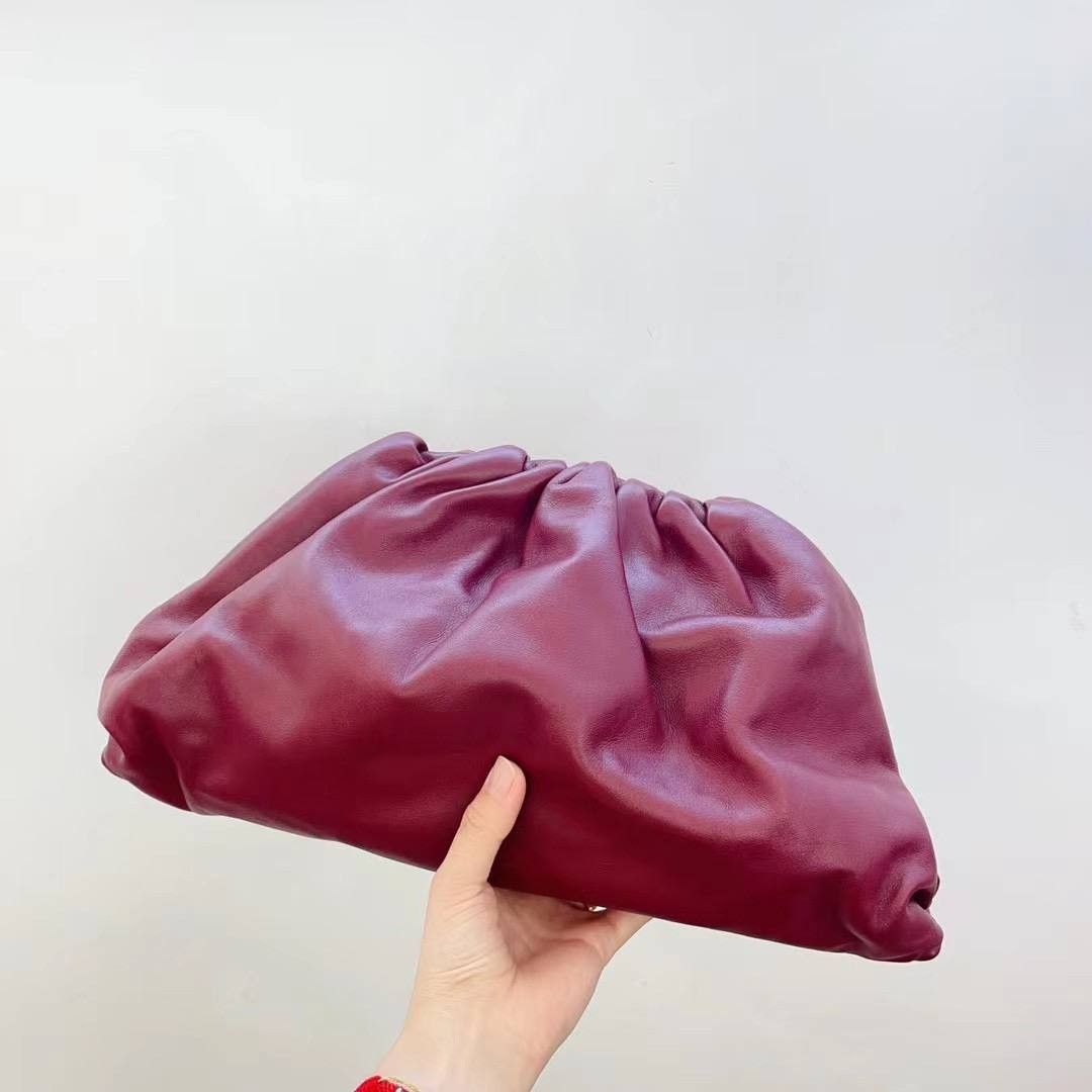 Bottega veneta sales large clutch