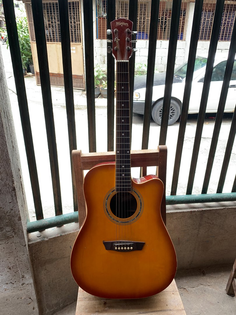 Acoustic Guitar on Carousell