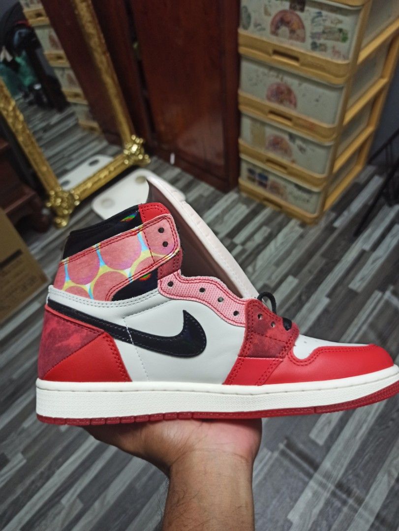 Nike air jordan deals 1 chicago spiderman