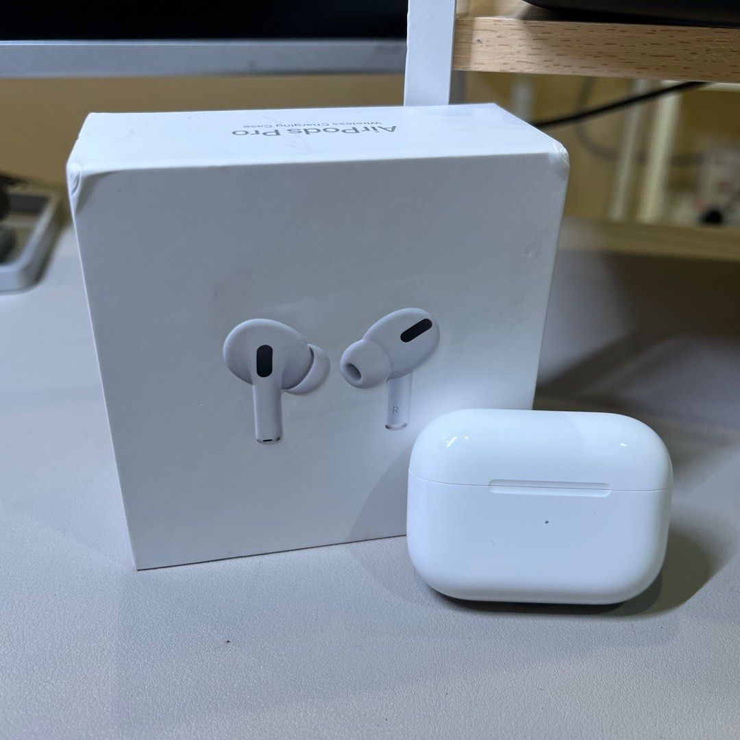 Airpods Pro with Wireless Charging Case MWP22ZA/A A2083