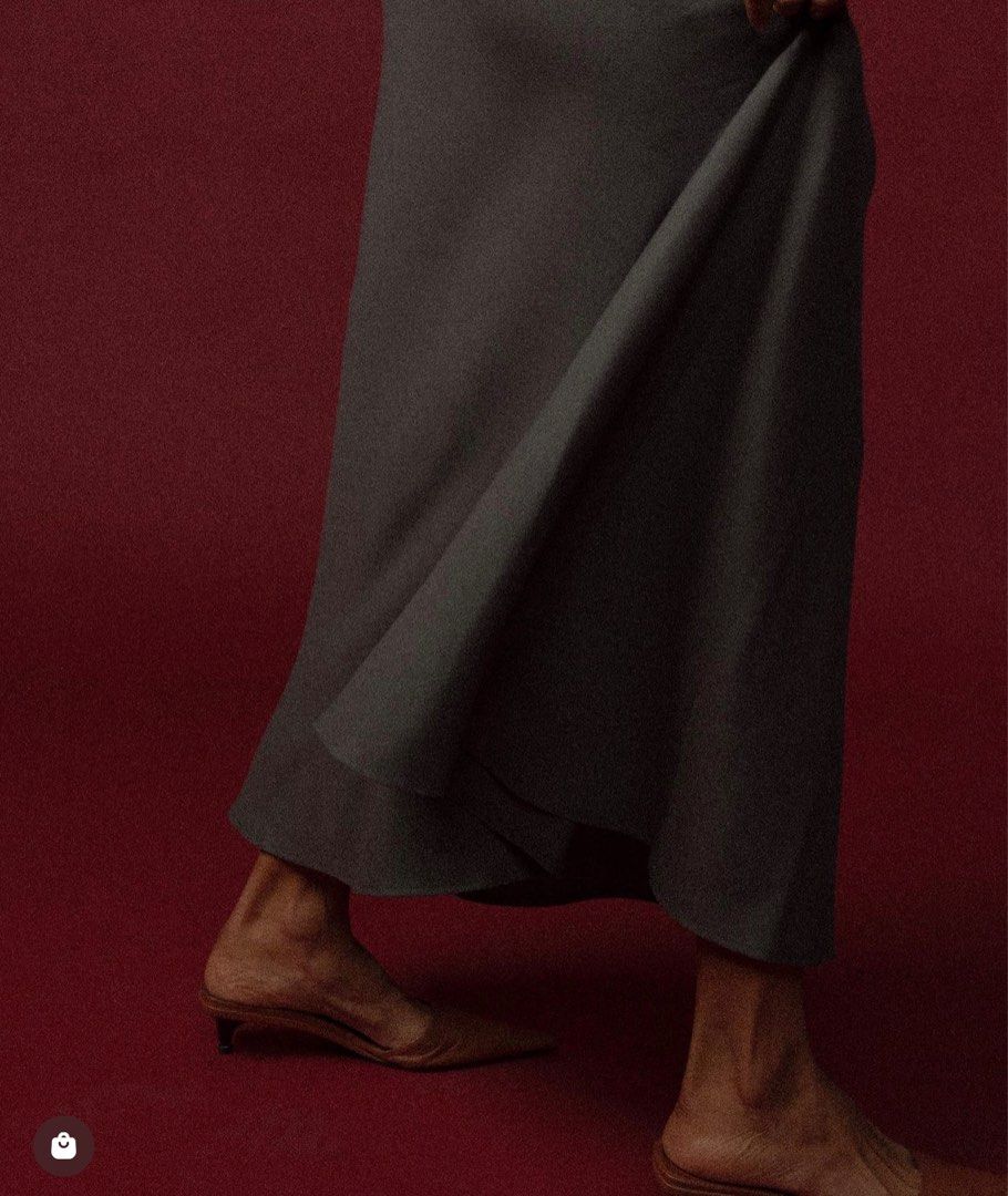 Apara Studio Flow Skirt in Grey (Large) (Category: Skirts) located in Quezon City. Submitted by amwear (Listing ID 1239991529, Image 2). Description: Originally got it for Php 3,600 Yours at Php 2,500 💛 (So worth it) Need to declutter but if I can I’d keep it 😭 Price is slightly negotiable so send me a DM! .