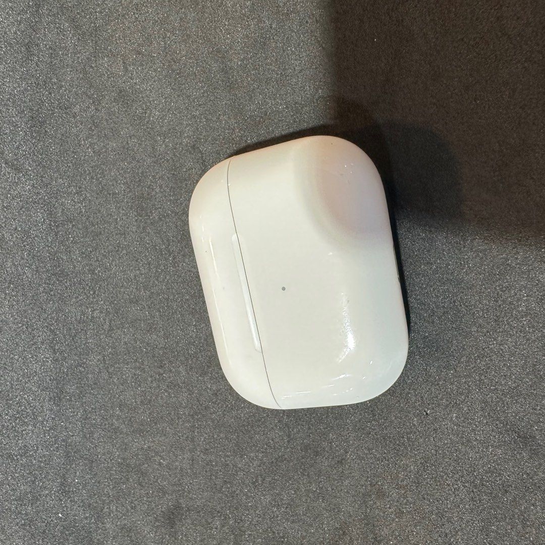 Airpod pro store is buzzing