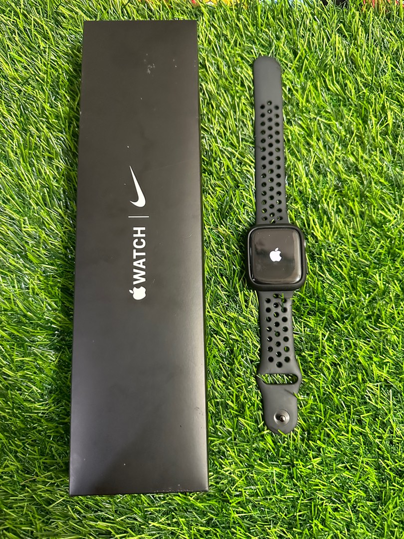 Apple Watch SE / Nike Edition, Men's Fashion, Watches & Accessories ...