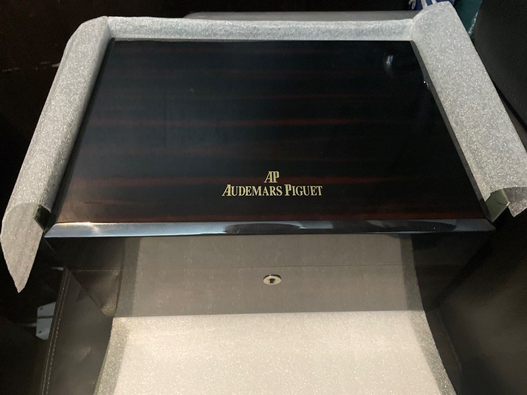 Audemars Piguet Large Watch Winder, Luxury, Watches on Carousell