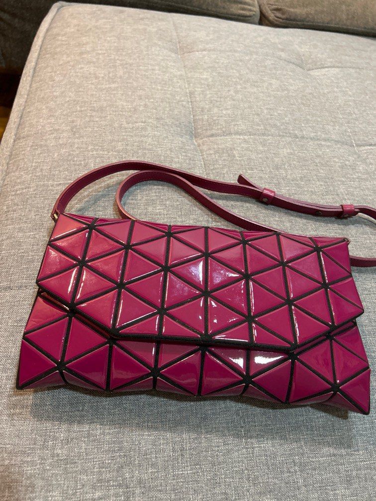 Issey miyake on sale sling bag