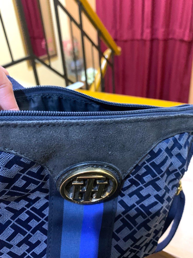 Authentic tommy cheap hilfiger bag