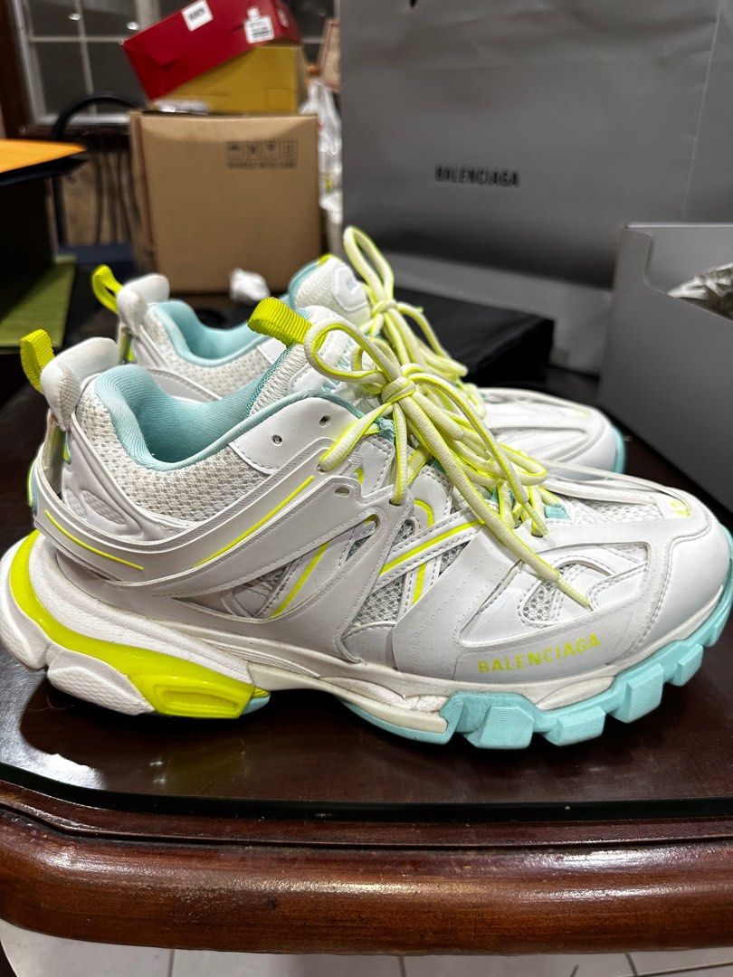 Balenciaga track white 43 (Category: Sneakers & Footwear) located in Paranaque City. Submitted by teamjasny (Listing ID 1240062461, Image 1). Description: BALENCIAGA For sale preloved Balenciaga Shoes Size 10 USA Complete inclusions -Official Receipt -Box -Paper Bag -Dust Bag -Extra Lace Original Price : 82.5k Asking Price : 40k.