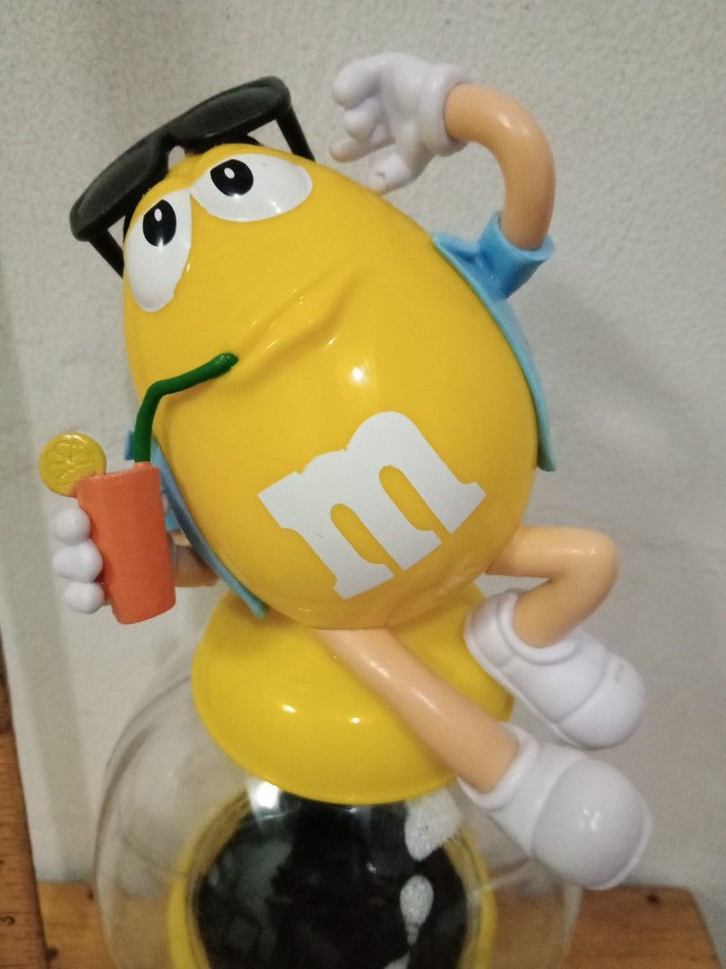 rare China yellow M&M's m&m's candy display figure for collectible 40cm