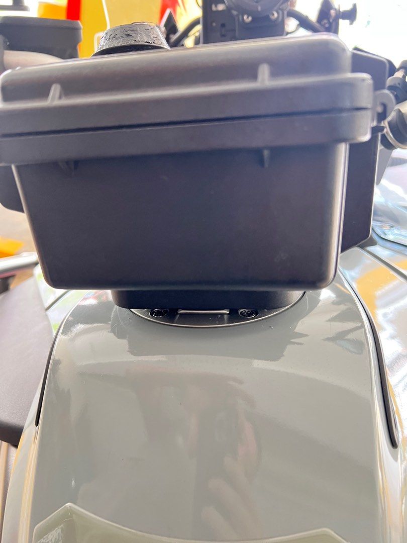 BMW R1200/1250 GS/GSA Tank box mounting kit, Motorcycles, Motorcycle ...