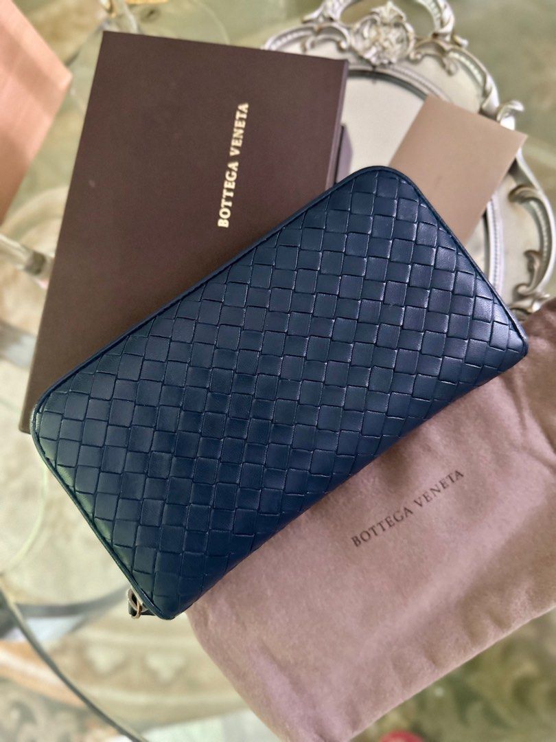 Bottega veneta navy wallet shop