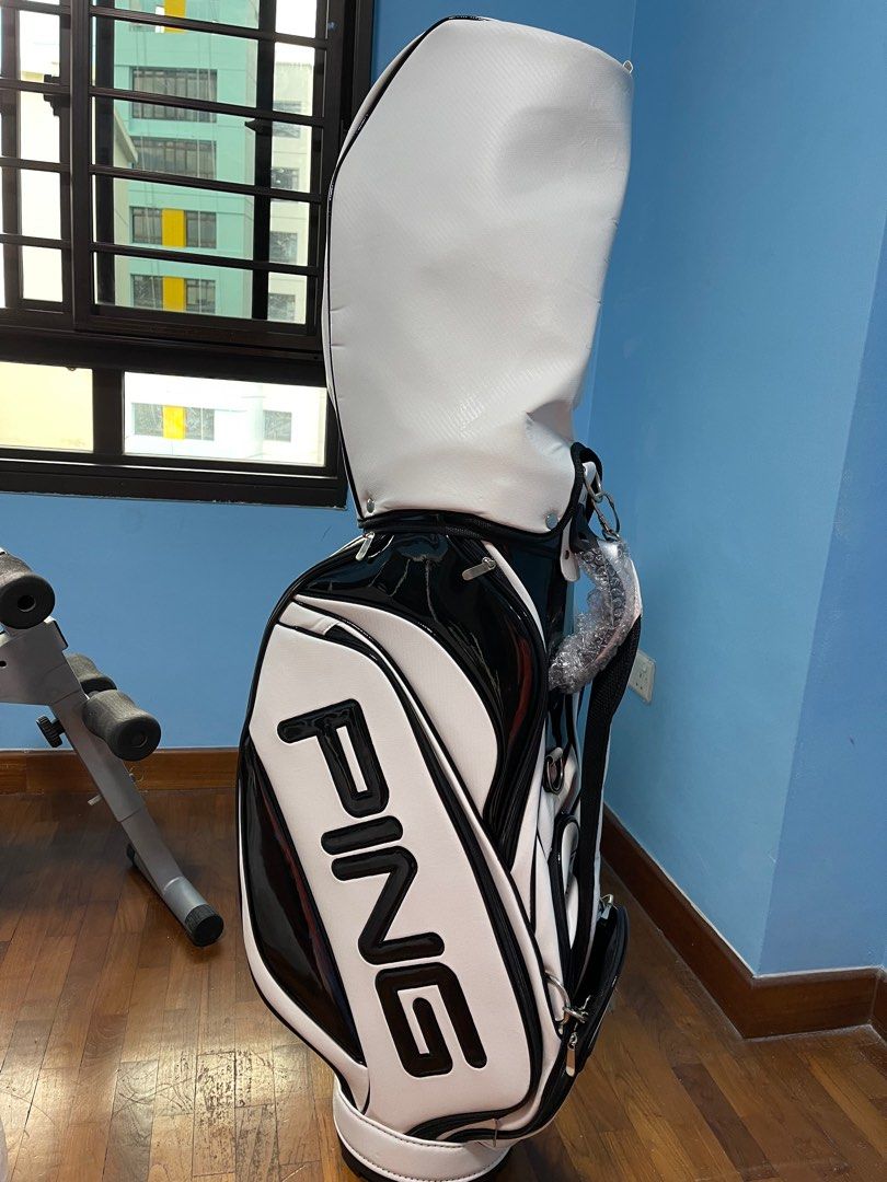 Brand new golf bag, Sports Equipment, Sports & Games, Golf on Carousell