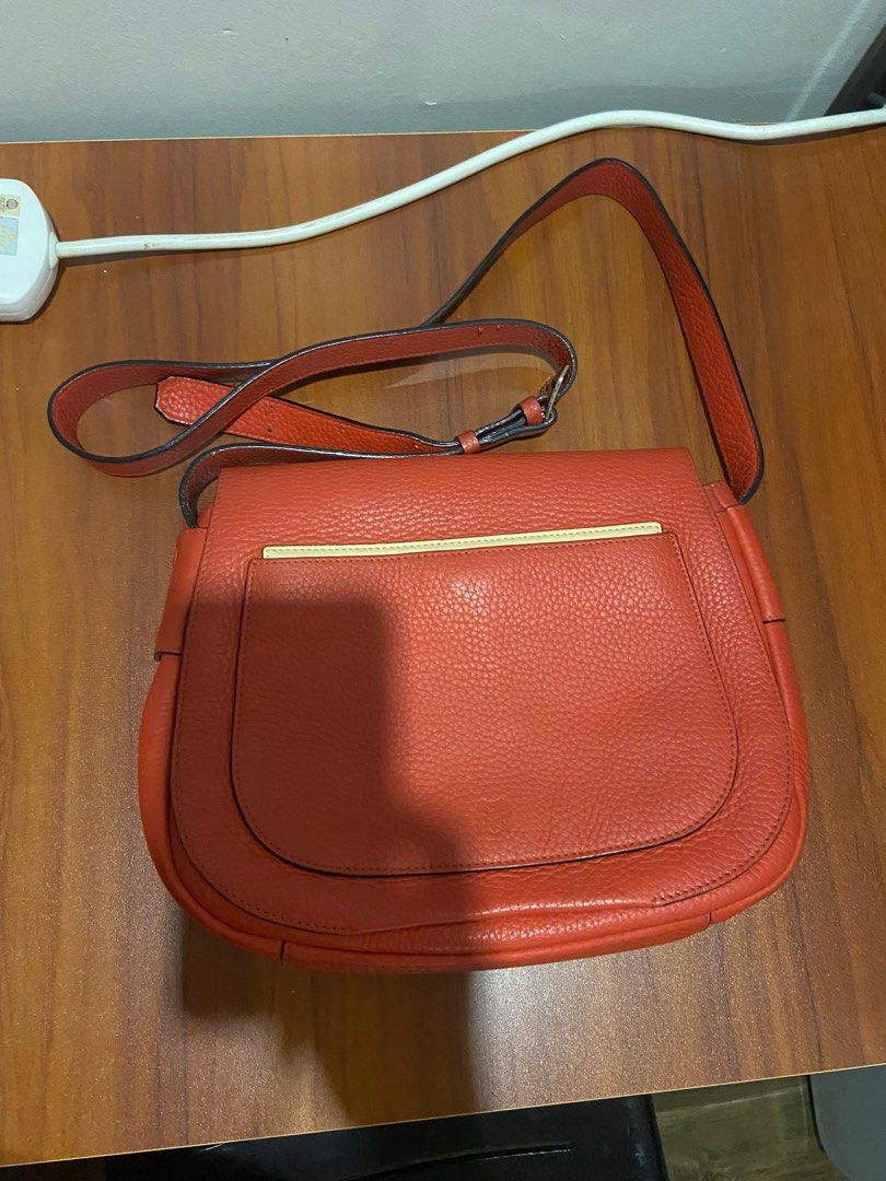 Bruno Magli Body Bag (Category: Cross-body Bags) located in Cainta. Submitted by lexichoco (Listing ID 1240000121, Image 1). Description: .