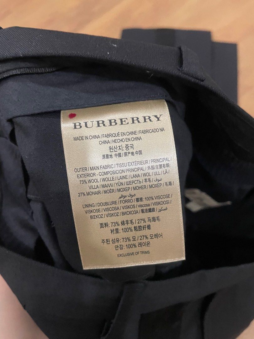 Burberry Men trousers smart pants in black available in size 44 and 50