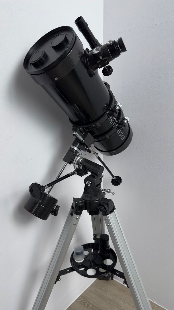 Celestron PowerSeeker 127EQ 127mm f/8 Reflector Telescope 21049
