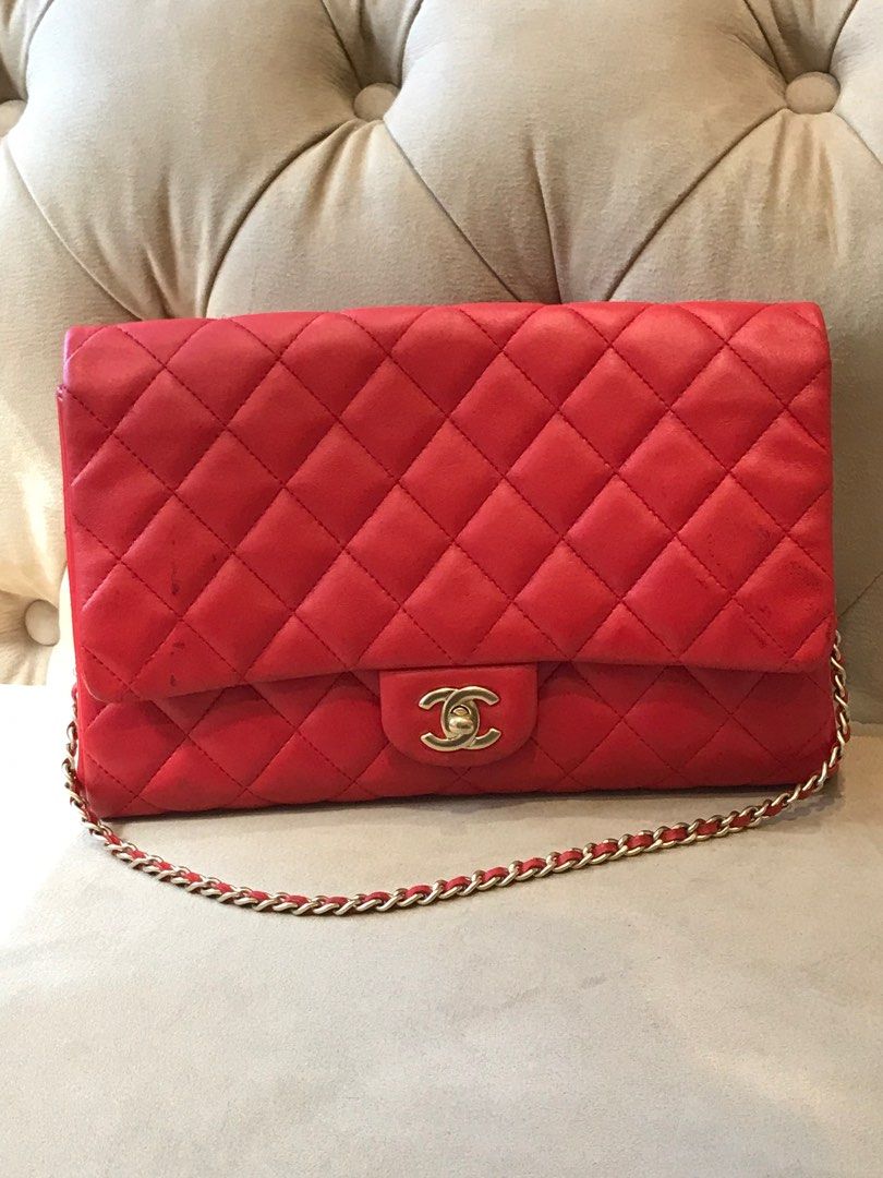 Red chanel outlet clutch bag